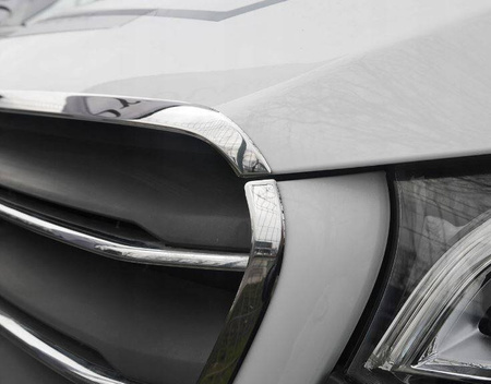 Mercedes Sprinter W907 18+ främre grillram