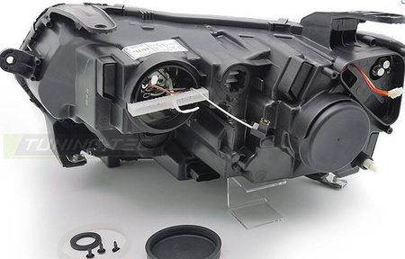 Den svarta högra baklyktan passar Dacia Duster II 17-21