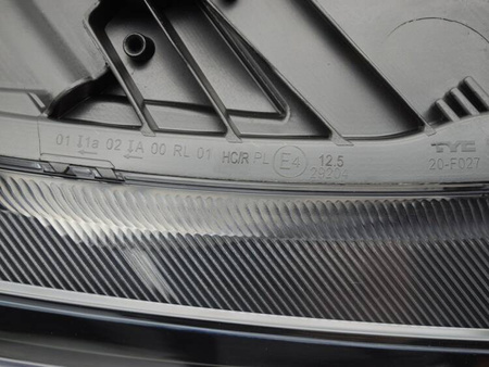 Höger framlampa för Skoda Fabia 14-18 H4 TYC