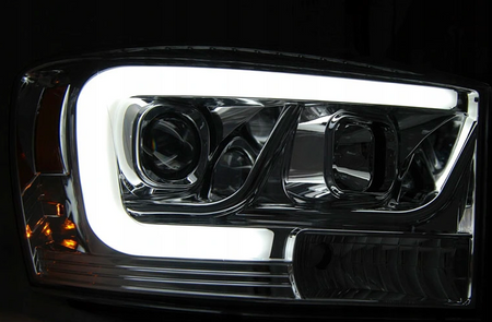 Dodge Ram Strålkastare 06-08 Rörlampa Krom