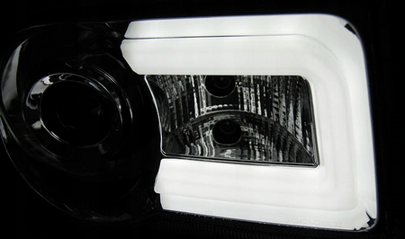 Chrysler 300c 05-10 Led-strålkastare med kromrör