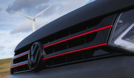 GRILL VW T5 09-15 MED RÖD DEKOR