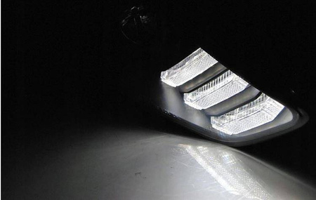 Ford Focus III mk3 15-18 svarta drl led dts lampor