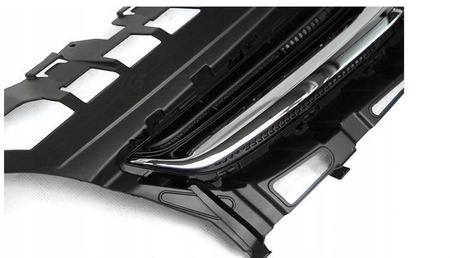 Frontgrill Opel Astra j 12-15 5d krom svart