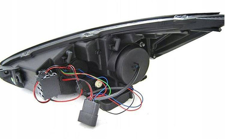 Ford Focus III mk3 15-18 svarta drl led dts lampor