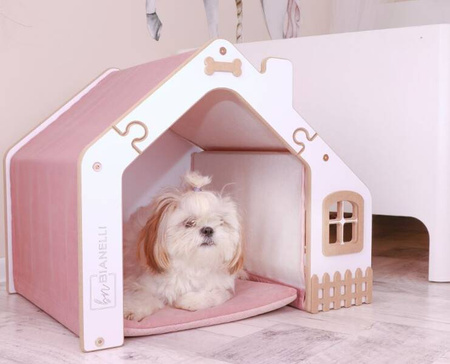Hundhus i trä med säng och skålar, rosa
