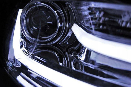 Strålkastare VW Jetta vi 11- krom led drl