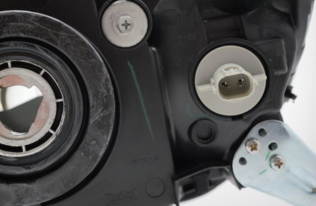 Höger framlampa till Mitsubishi Pajero 10-15