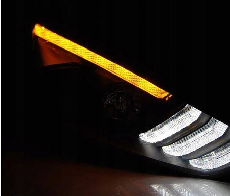 Ford Focus III mk3 15-18 svarta drl led dts lampor