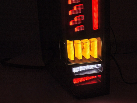 LED Röd Vit Sekventiella bakljus VW Crafter / MAN TGE 2017