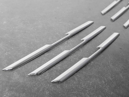 Listar runt sidorutorna på VW Passat B8 14+ SEDAN