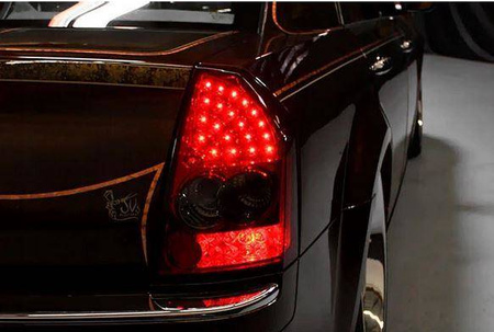 Chrysler 300c 04-08 röd rök led lampor
