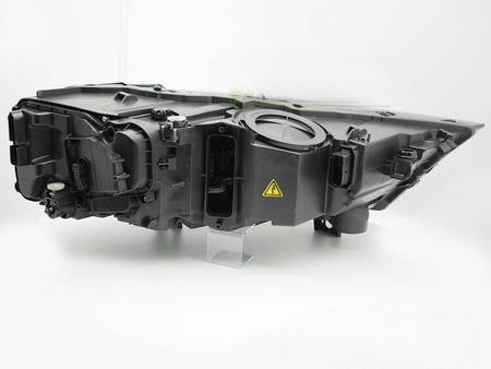 Vänster xenonstrålkastare TYC för Audi Q7 15-19