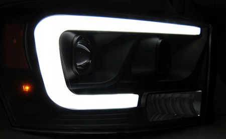 Dodge Ram Strålkastare 06-08 Rörlampa Svart